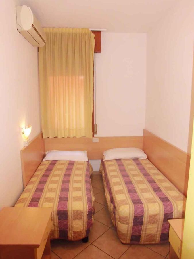 Guardamar Apartment Caorle Bagian luar foto